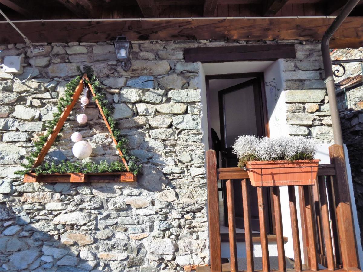 Lo Gnomo Sotto Al Glicine Apartment Châtillon Exterior foto