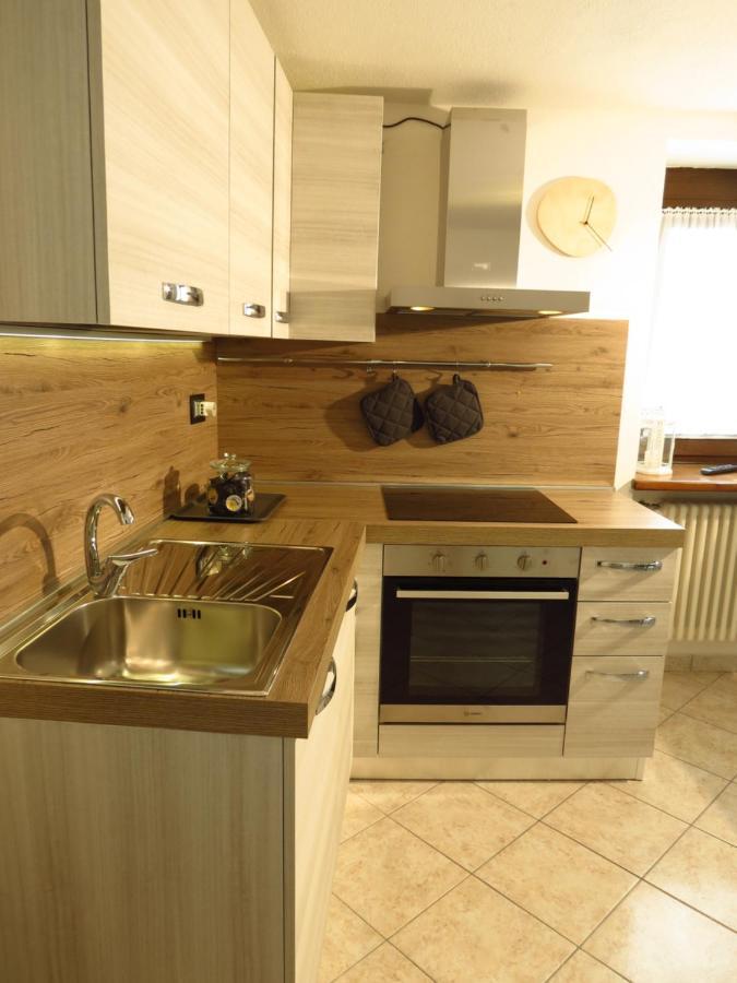 Lo Gnomo Sotto Al Glicine Apartment Châtillon Exterior foto