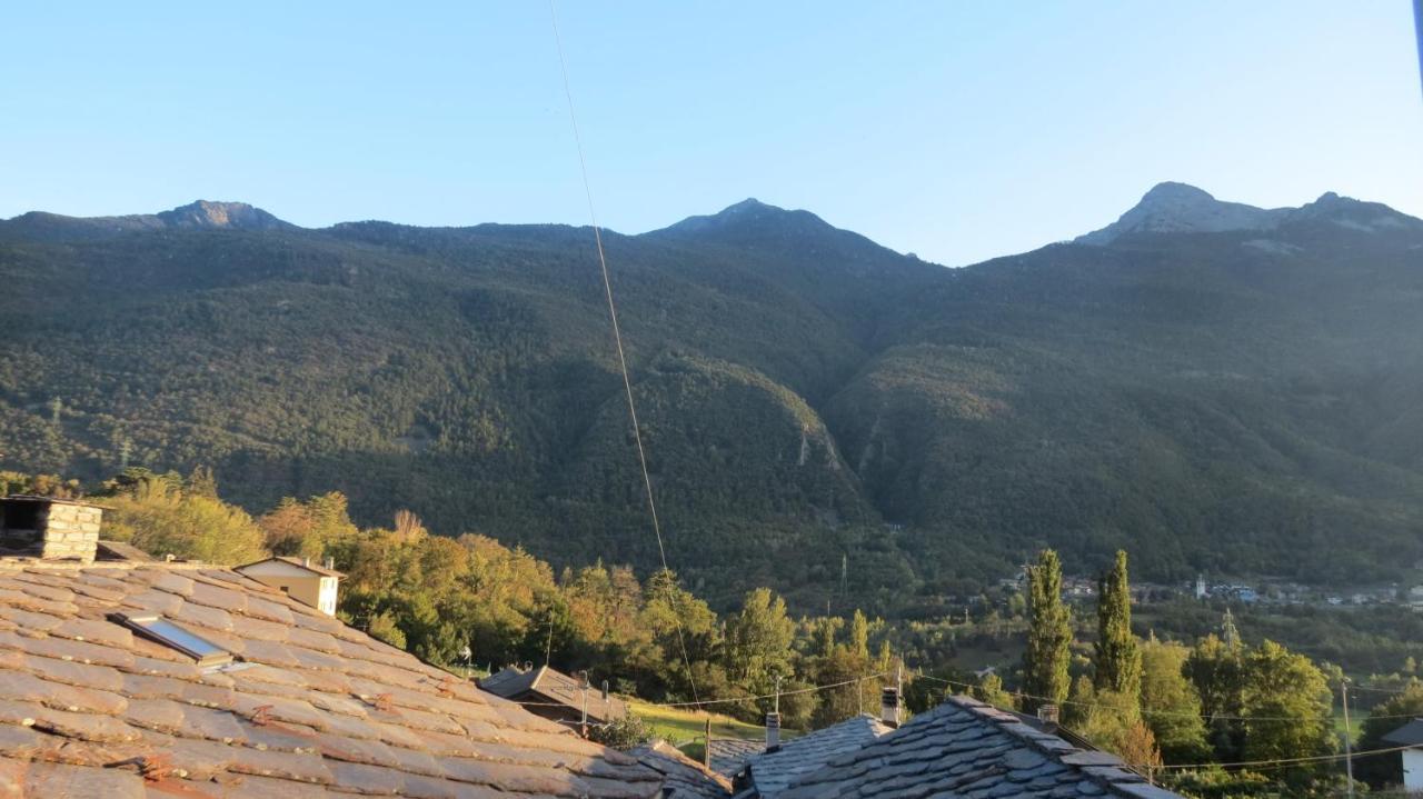 Lo Gnomo Sotto Al Glicine Apartment Châtillon Exterior foto